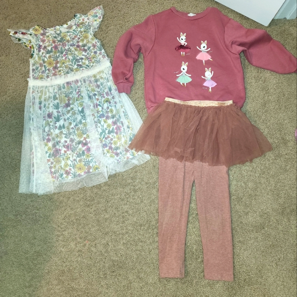 Lot of girls cloths from Next Direct, H&M and Hanna Anderson